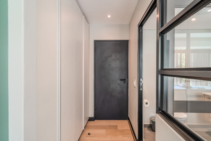 2 Bedroom Property for Sale in Sea Point Western Cape